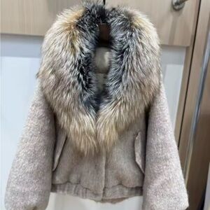 OVERSIZED STATEMENT JACKET WITH DETACHABLE COLLAR